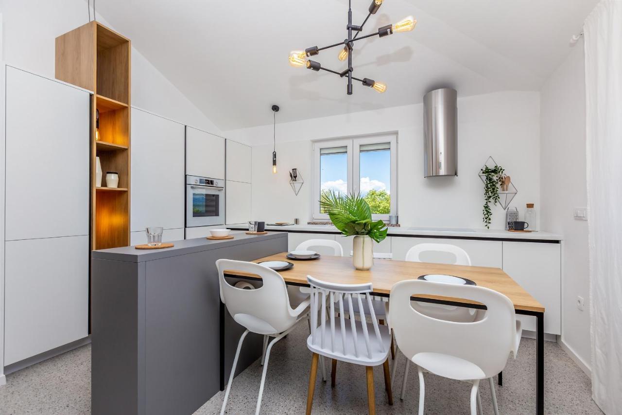Apartment Laurus Salatic Экстерьер фото